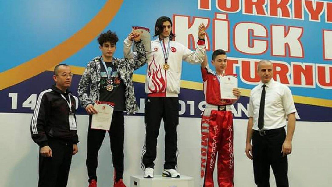 Türkiye Kick Boks Federasyonu 2019 yılı Faaliyet Programında Yer Alan Türkiye Açık Kick Boks Turnuvasında Öğrencilerimizden Büyük Başarı 