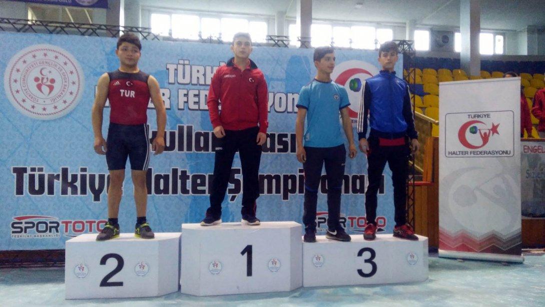 2018 - 2019 Eğitim Öğretim Yılı Okul Sporları Halter Gençler B Türkiye Şampiyonasında Öğrencilerimizden Başarı