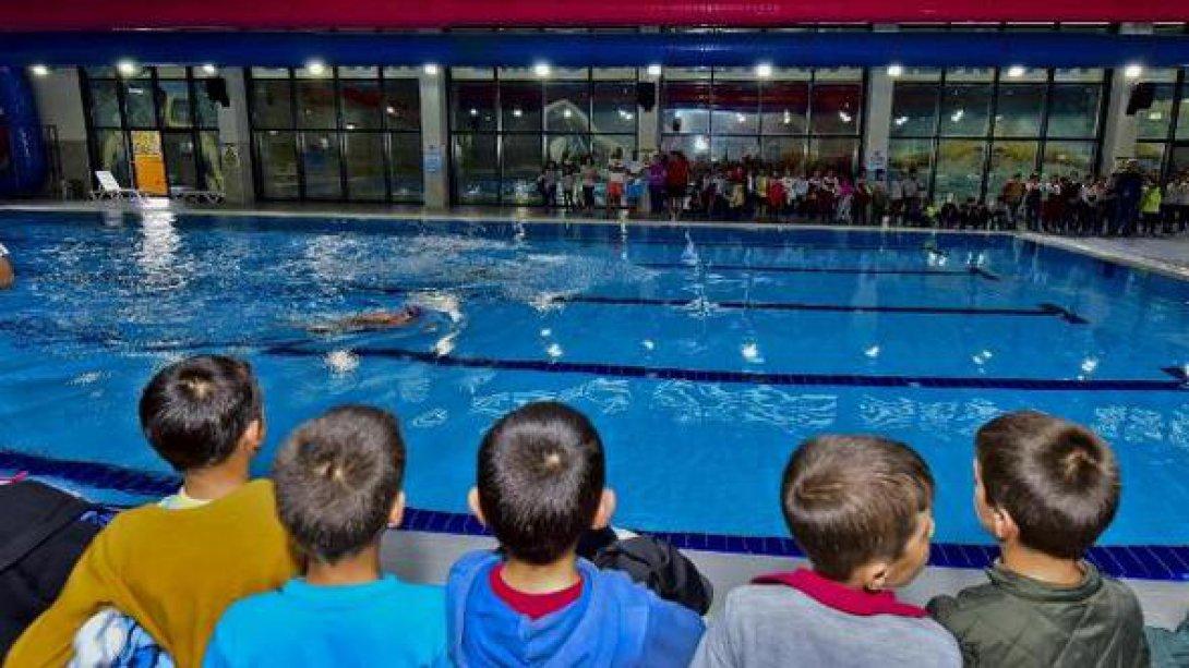 Yüzme Bilmeyen Kalmasın Projesi Kapsamında İlkokul 3. ve 4. Sınıf Öğrencilerine Ücretsiz Yüzme Kursu Başladı