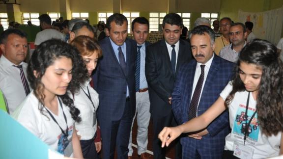 Yavuz Sultan Selim Mesleki ve Teknik Anadolu Lisesinde TÜBİTAK 4006 Bilim Fuarı Açıldı
