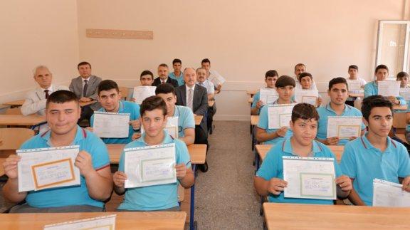2017-2018 Eğitim Öğretim Yılı Osmaniye Mesleki ve Teknik Anadolu Lisesinde Düzenlenen Karne Töreniyle Sona Erdi