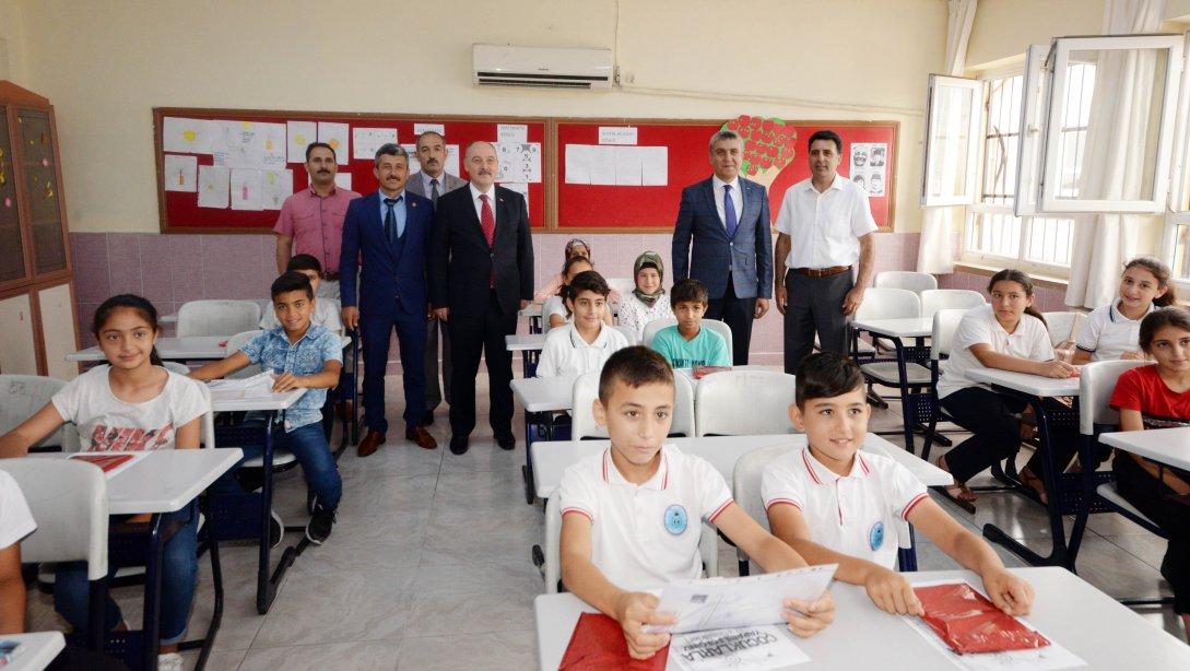 2018-2019 Eğitim Öğretim Yılı Mehmet Akif Ortaokulunda Düzenlenen Karne Töreniyle Sona Erdi