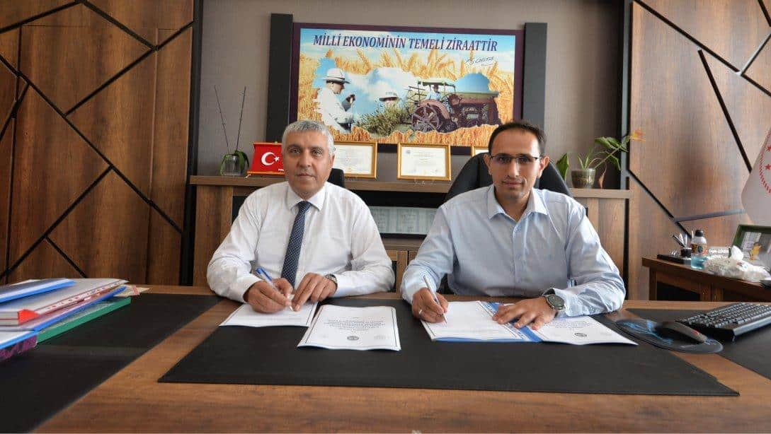 Müdürlüğümüz ile Osmaniye Yağlı Tohumlar Araştırma Enstitüsü Müdürlüğü Arasında Protokol iİmzalandı 