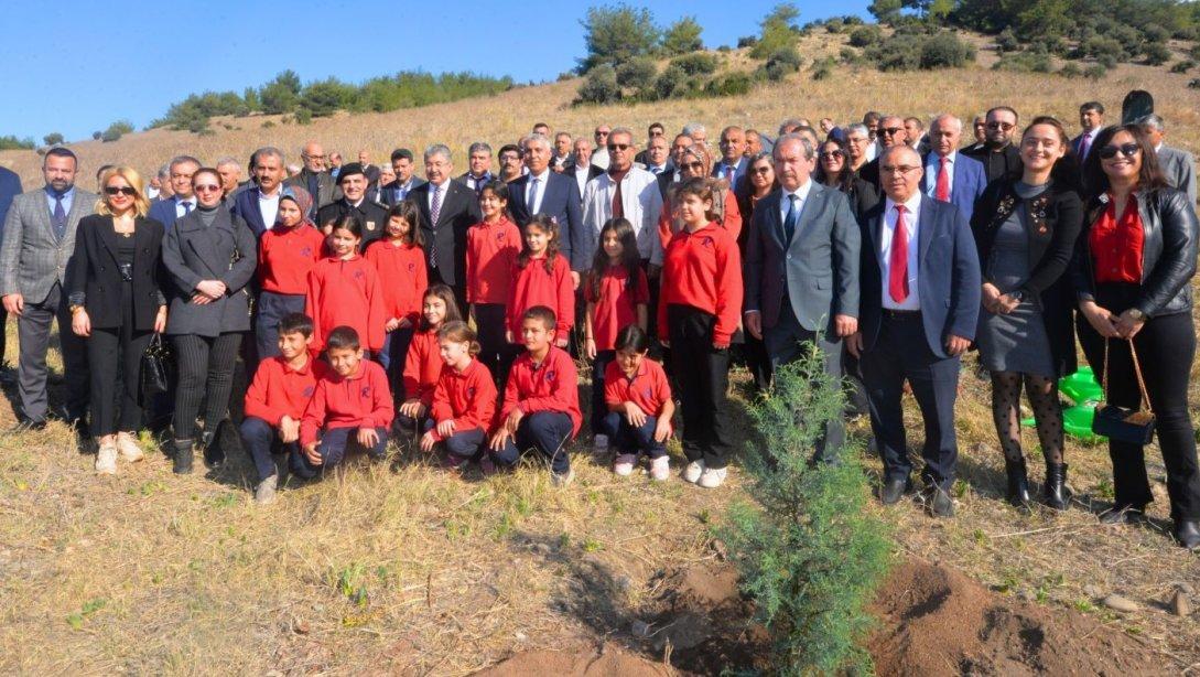 24 Kasım Öğretmenler Günü 100. Yıl Hatıra Ormanı'na Fidan Dikimi Gerçekleştirildi