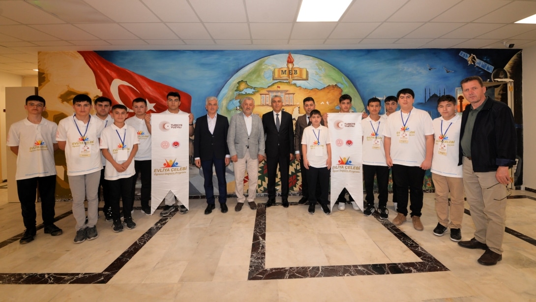 Müdürümüz Aydın ALBAK, Evliya Çelebi Öğrenci Değişim Programı İle İlimize Gelen Öğrencileri Ağırladı