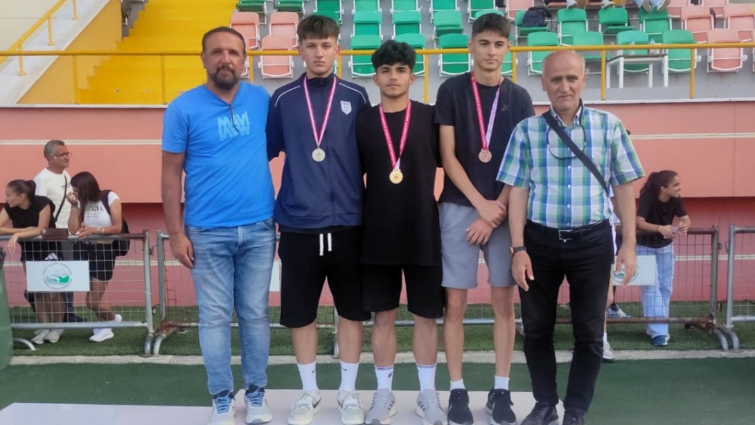 Samet Aybaba Spor Lisesi Öğrencisi Timur ER, Uzun Atlama Branşında Türkiye Şampiyonu!